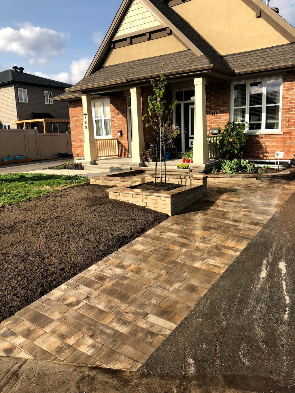 Stone Roots Landscape | 1903 River Rd, Manotick, ON K4M 1B4, Canada | Phone: (613) 795-9610