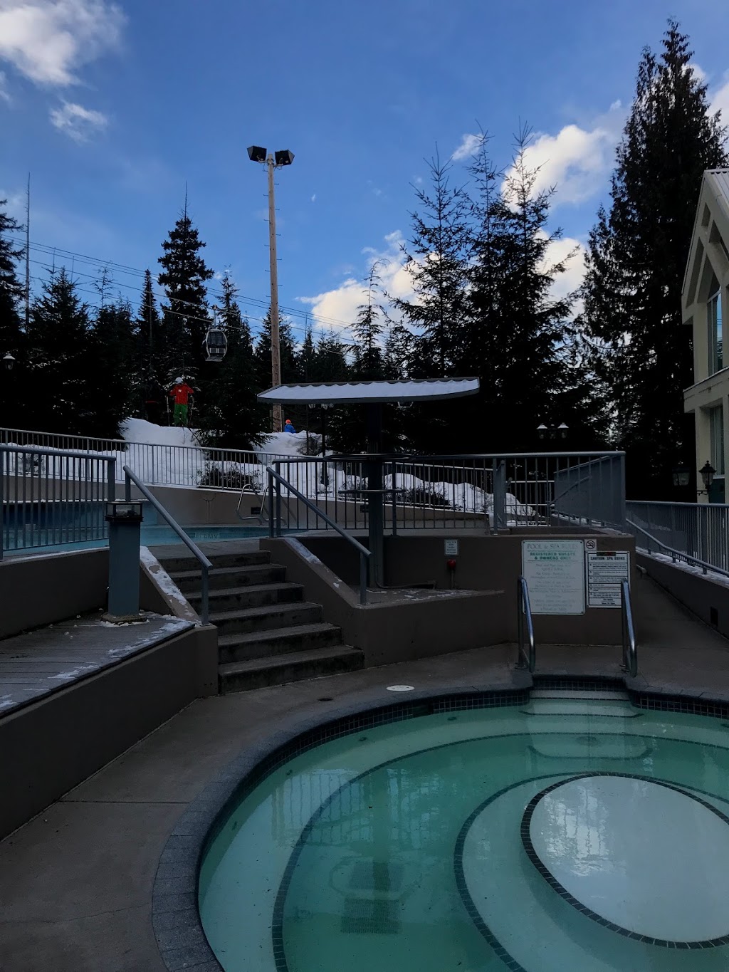 The Woodrun Lodge | 4910 Spearhead Pl, Whistler, BC V0N 1B4, Canada | Phone: (604) 932-0100