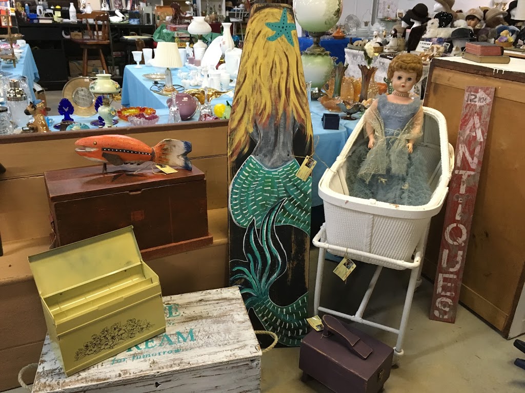 Bullrush Antiques & Home Decor | 3296 NB-515, Sainte-Marie-de-Kent, NB E4S 2E9, Canada | Phone: (506) 341-0084