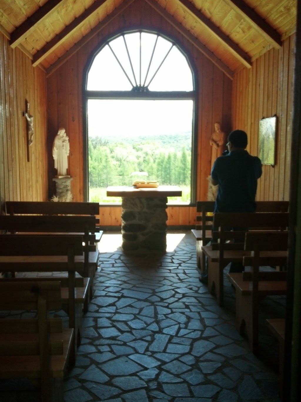 Villa Chateauneuf Inc | 83 Rue Principale N, Sutton, QC J0E 2K0, Canada | Phone: (450) 538-2203