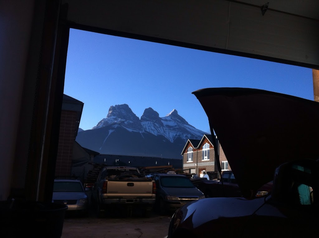 Little Garage Automotive Service | 117 Bow Meadows Crescent #4, Canmore, AB T1W 2W8, Canada | Phone: (403) 678-4115