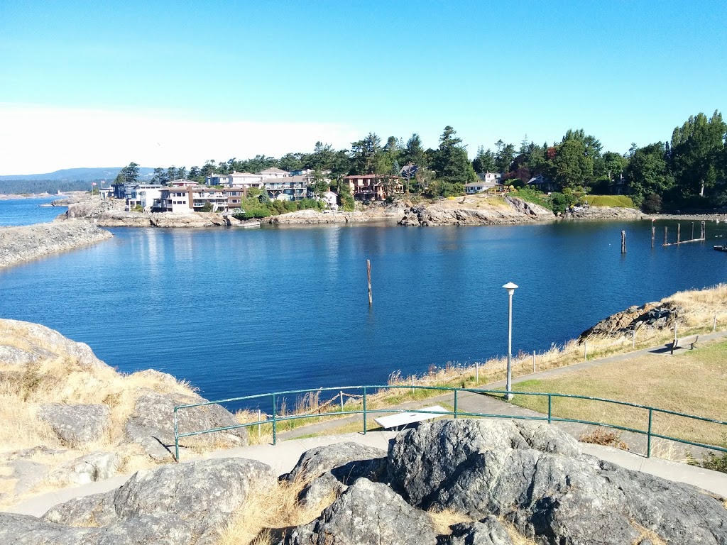 MacAulay Point Park | 304 Clifton Terrace, Victoria, BC V9A 5X9, Canada | Phone: (250) 412-8525