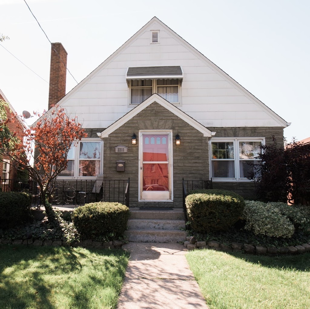 The Little Italy of Niagara Falls Bed & Breakfast | 2211 Forest Ave, Niagara Falls, NY 14301, USA | Phone: (716) 524-2227