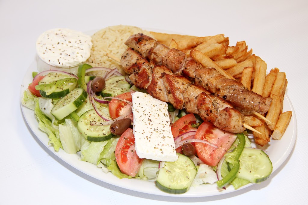 Chez Gérard Restaurant | 46 Boulevard Cartier O, Laval, QC H7N 2H4, Canada | Phone: (450) 668-8625