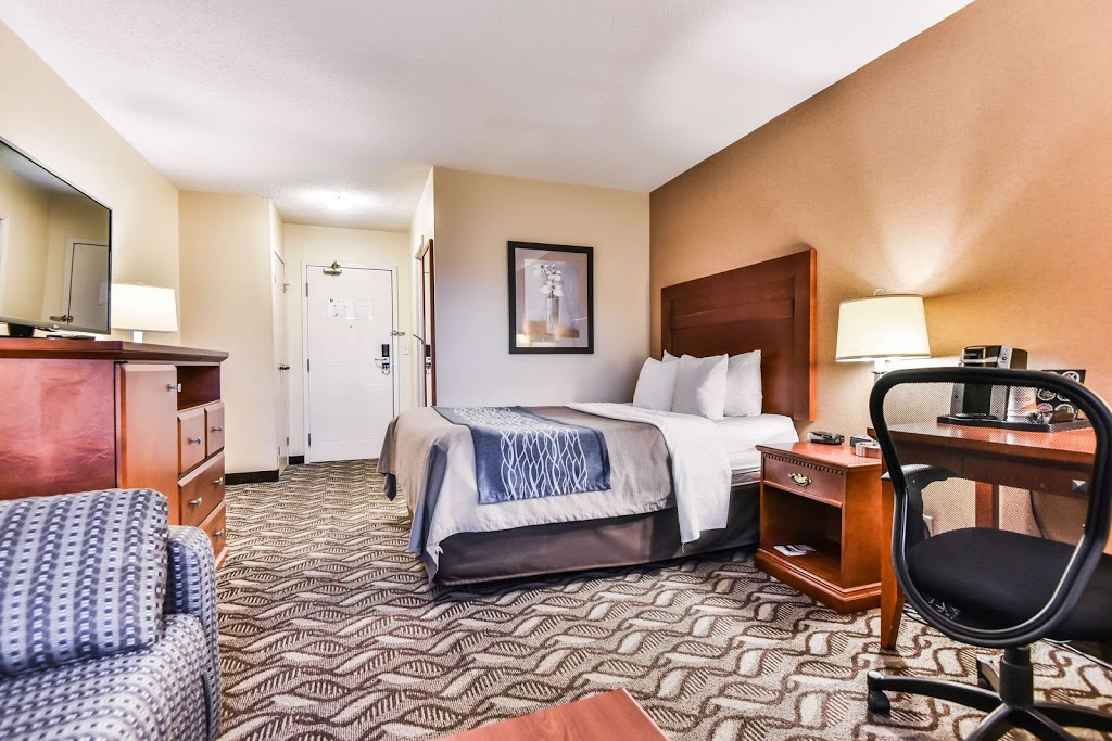 Comfort Inn & Suites Ambassador Bridge | 2330 Huron Church Rd, Windsor, ON N9E 3S6, Canada | Phone: (519) 972-1100