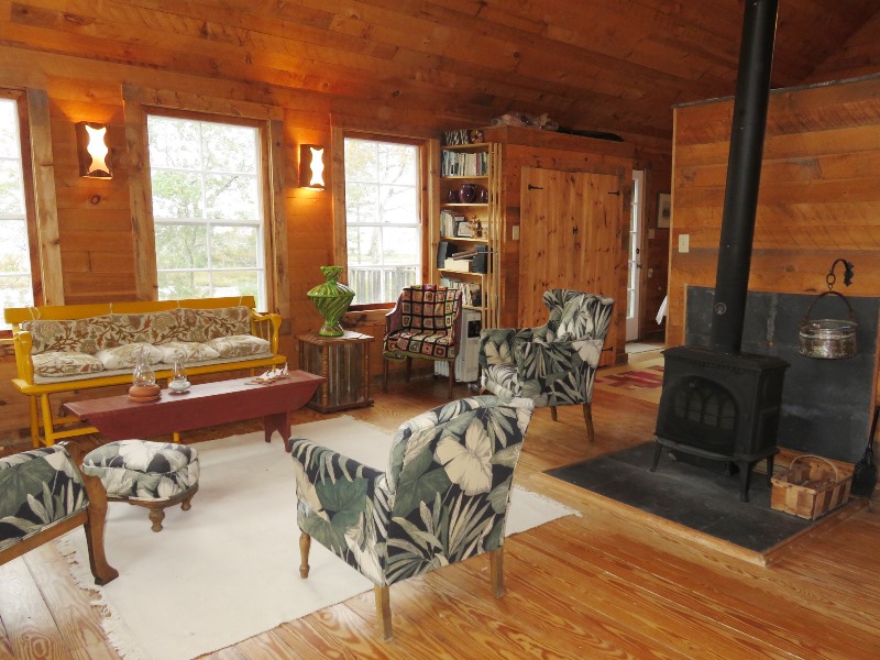 Walters Cabin | 1096 St Catherines River Rd, Port Joli, NS B0T 1S0, Canada | Phone: (902) 875-2729