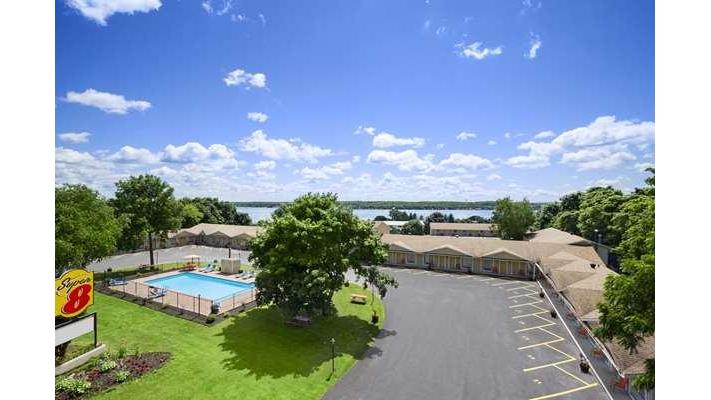 Super 8 by Wyndham Brockville | 1843 2, Brockville, ON K6V 5T1, Canada | Phone: (613) 345-1622