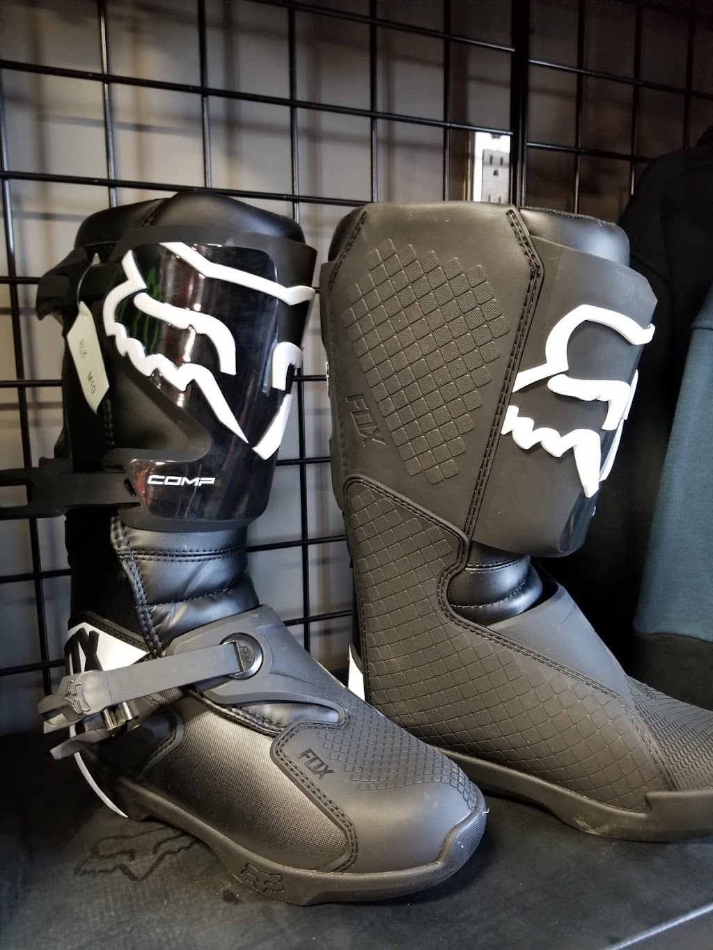 Makin Waves Marine | 29720 ON-62, Bancroft, ON K0L 1C0, Canada | Phone: (613) 332-3777