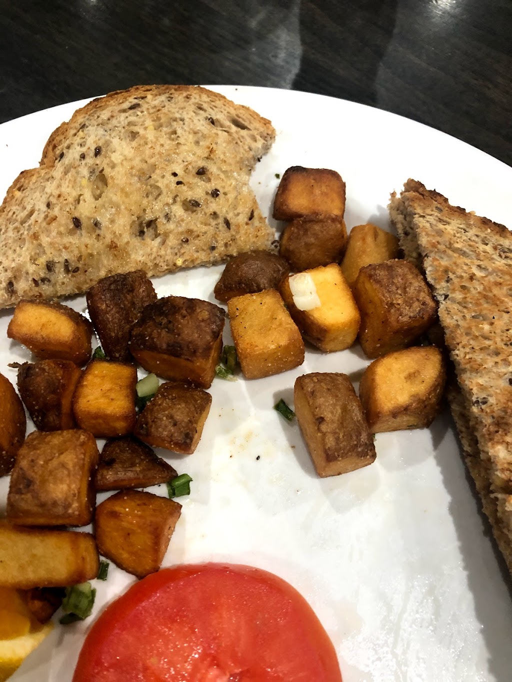Timberwolf Restaurant & Lounge | 38922 Progress Way, Squamish, BC V8B 0K5, Canada | Phone: (604) 815-4424