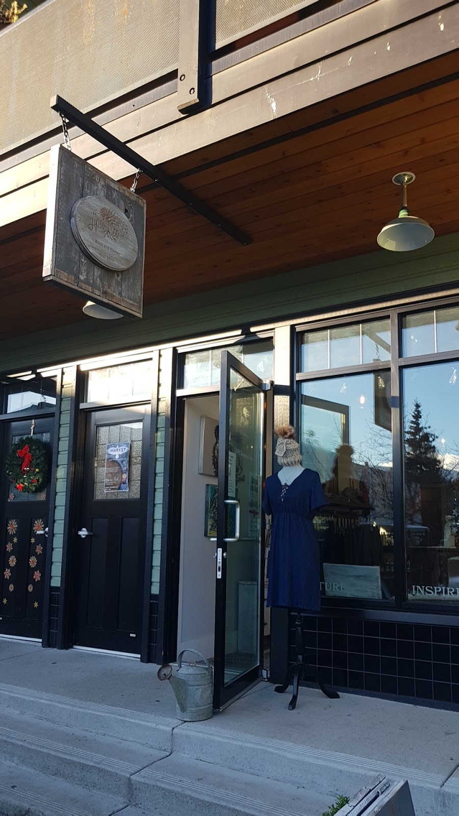 Jipsi Tree Brick and Mortar | 2698 Dunsmuir Ave, Cumberland, BC V0R 1S0, Canada | Phone: (250) 400-4101