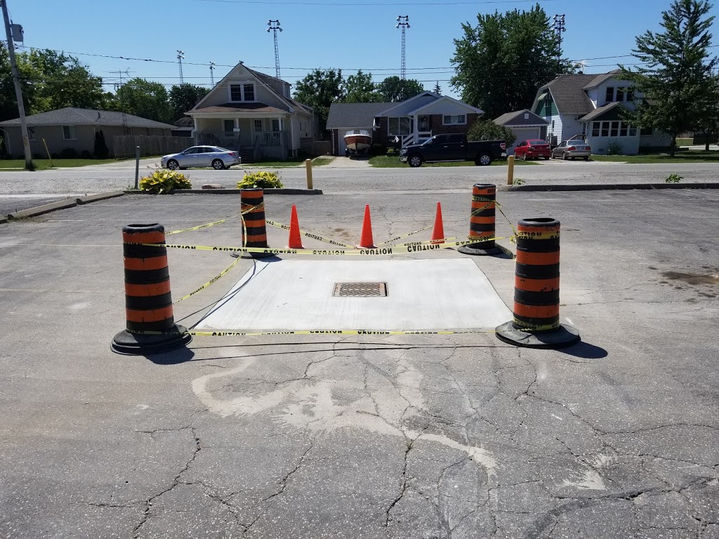 LaSalle Backhoe Service/Rub-R-Wall Waterproofing | 7024 Smith Industrial Dr, McGregor, ON N0R 1J0, Canada | Phone: (519) 726-6166