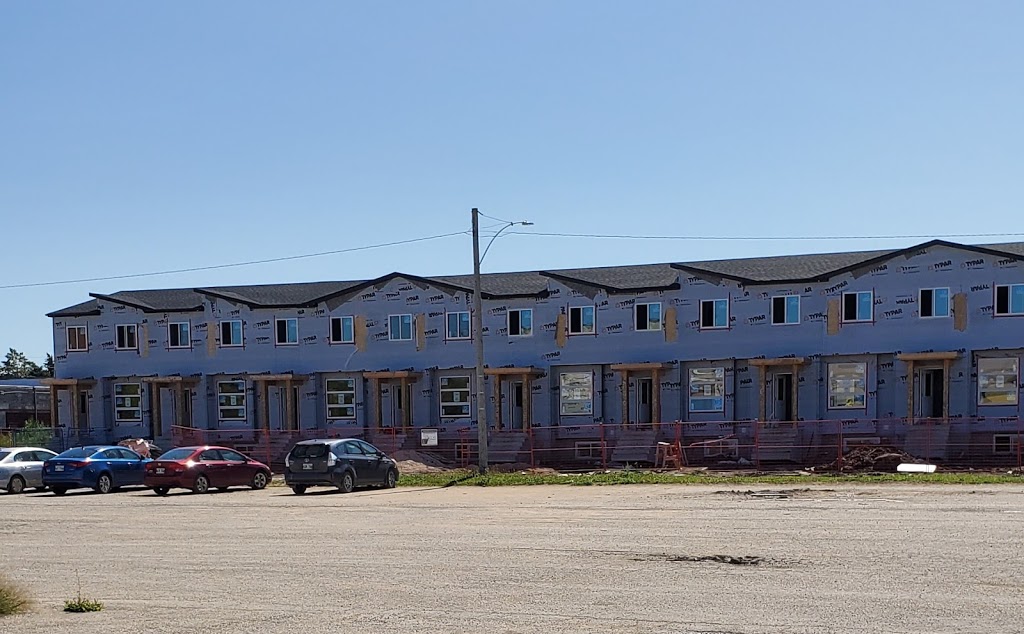 Riel pointe town houses | 17 Forrester Ave, Winnipeg, MB R2M 3G4, Canada | Phone: (204) 293-3798