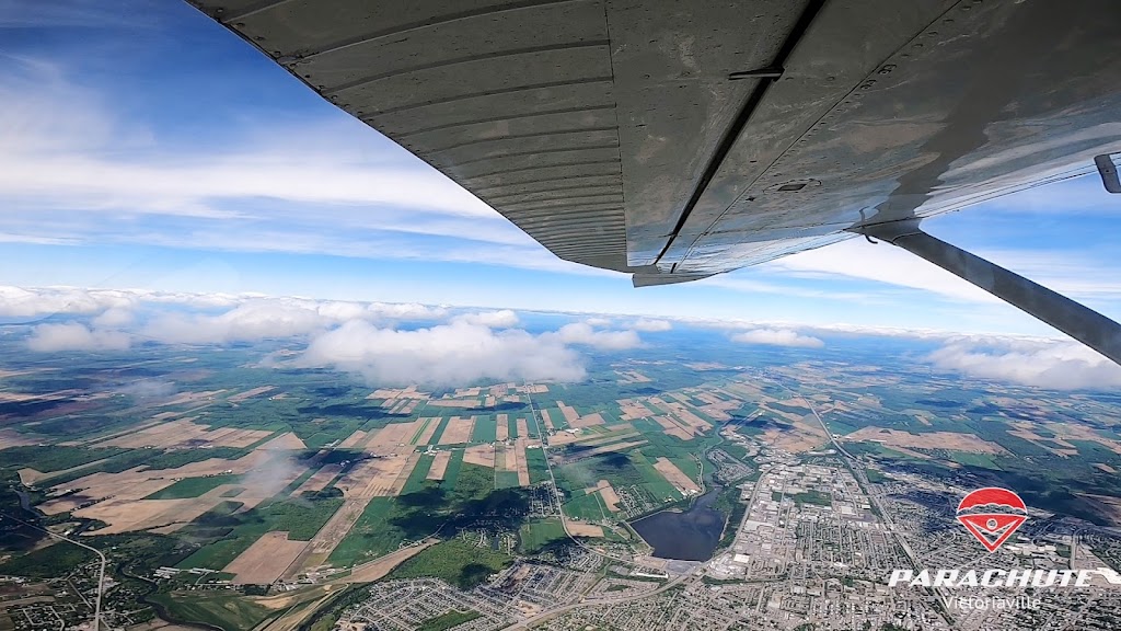 Parachute Victoriaville | 406 Rte de lAéroport, Victoriaville, QC G6T 0R5, Canada | Phone: (819) 752-4297
