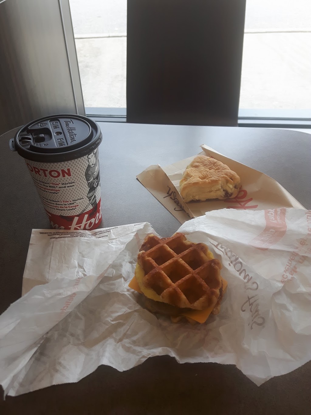 Tim Hortons | 910 Lakeshore Rd E, Mississauga, ON L5E 1E1, Canada | Phone: (905) 891-5683