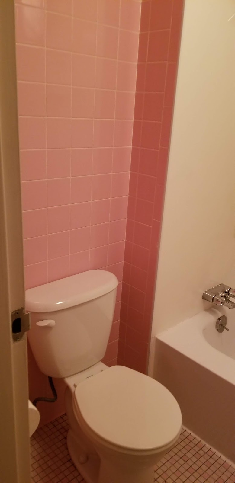 Webbs Motel | 1705 Carling Ave, Ottawa, ON K2A 1C8, Canada | Phone: (613) 728-1881