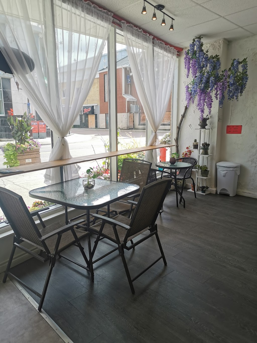 Ken Wong | 2448 Rue Saint-Dominique, Jonquière, QC G7X 6K3, Canada | Phone: (418) 547-1818