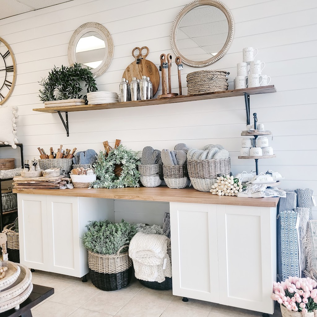 White Willow Loft | 351 Kent St W, Lindsay, ON K9V 2Z7, Canada | Phone: (705) 320-9292