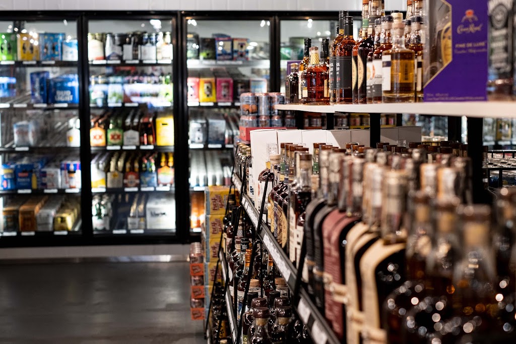 Lighthouse Liquor Store | 5755 Cowrie St Unit 2, Sechelt, BC V0N 3A0, Canada | Phone: (604) 885-4494