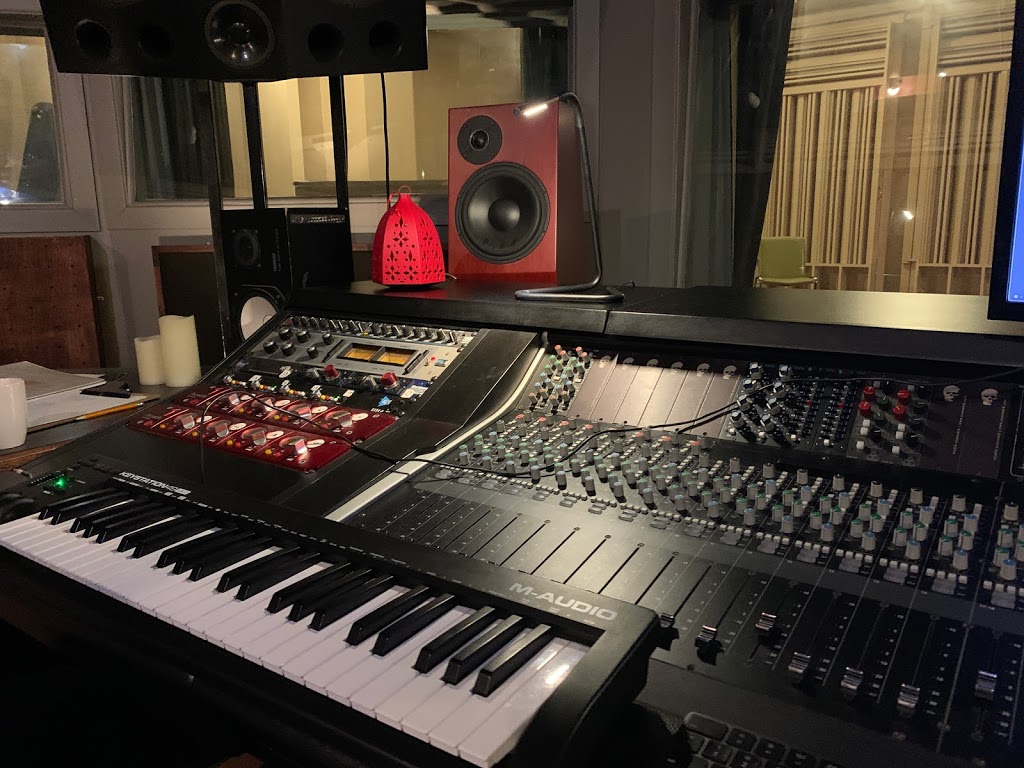 Raven Street Studios | 1540 Raven Ave, Ottawa, ON K1Z 7Y9, Canada | Phone: (613) 798-0070