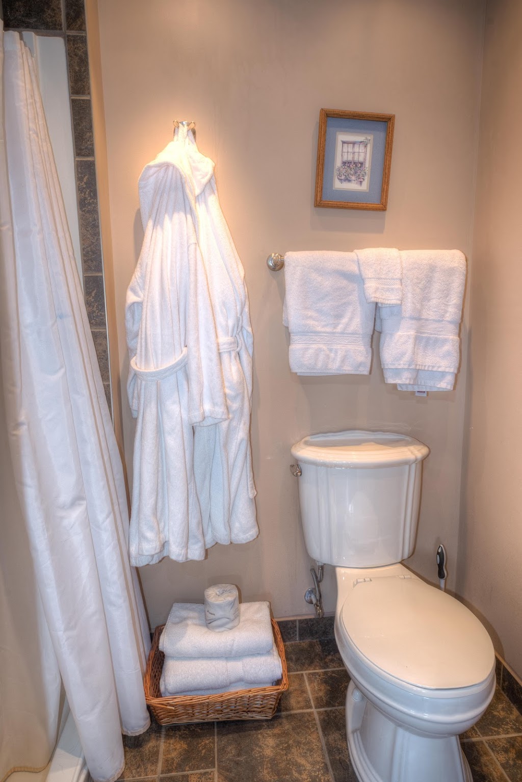 Country Encounters Accommodations | 7701 17 Ave, Coleman, AB T0K 0M0, Canada | Phone: (403) 563-5299