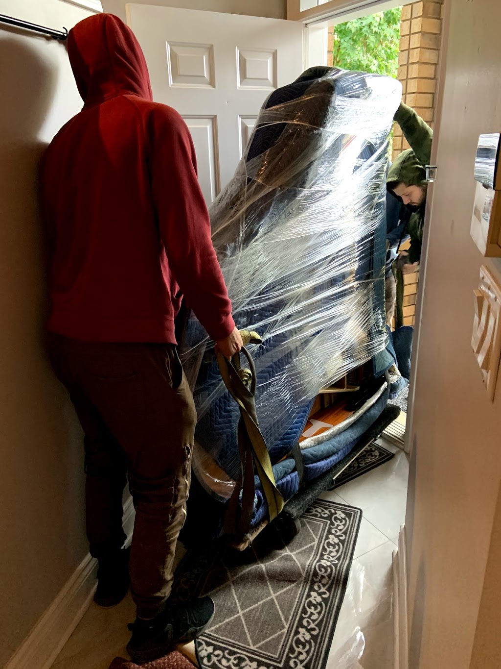 Innisfil movers -Zeus moving services ltd | 1318 Dallman St, Lefroy, ON L0L 1W0, Canada | Phone: (647) 465-6360