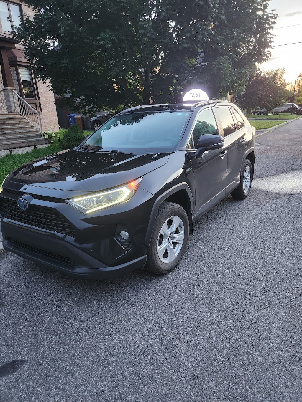 Taxi Lavaltrie Service | 400 R. Georges-Estu, Lavaltrie, QC J5T 0J8, Canada | Phone: (438) 938-3193