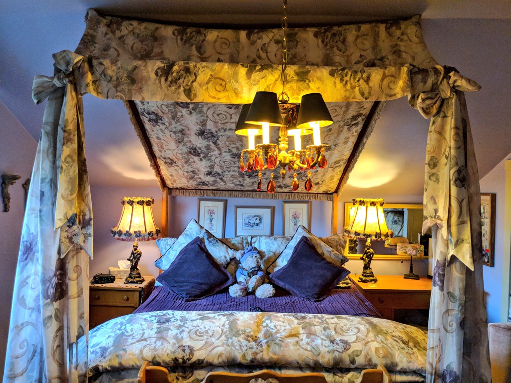 Clairs Bed & Breakfast by Elevate Rooms | 4919 48 Ave & Bridge St, Delta, BC V4K 1V4, Canada | Phone: (604) 940-8867