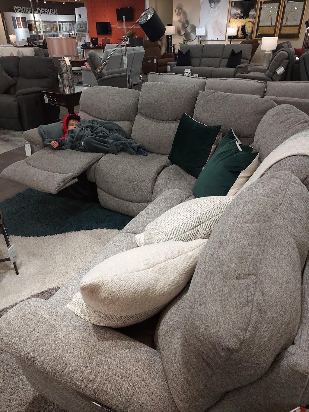La-Z-Boy Furniture Galleries | 1900 Rue Maurice-Gauvin, Laval, QC H7S 1Z5, Canada | Phone: (450) 682-8211