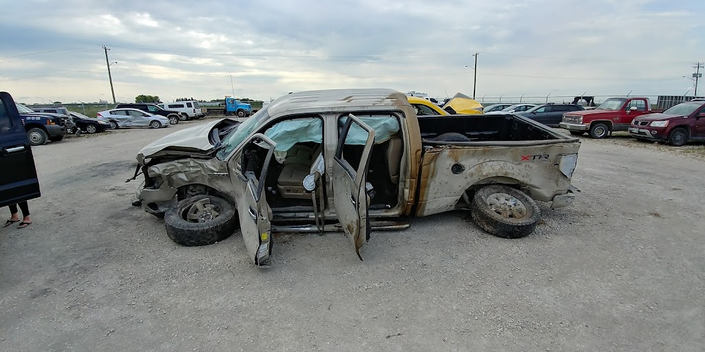 Niverville Towing | 810 Schultz Rd, Niverville, MB R0A 1E0, Canada | Phone: (204) 388-4442