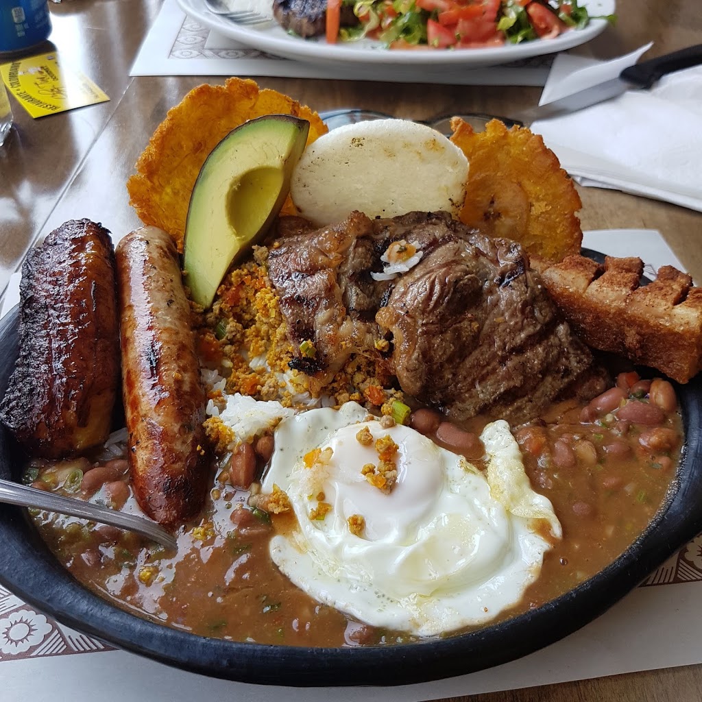Chez Tina Gourmet | 1121 Rue Bélanger, Montréal, QC H2S 1H6, Canada | Phone: (514) 508-5990