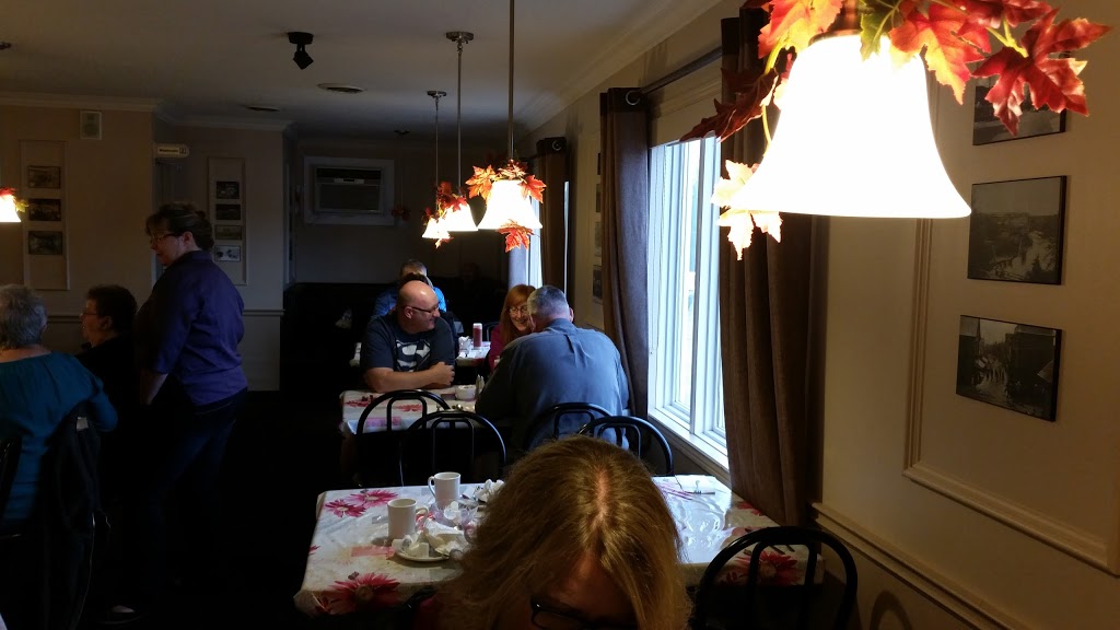 Parkview Family Restaurant & Inn | 4670 Main St, Oxford, NS B0M 1P0, Canada | Phone: (902) 447-2258