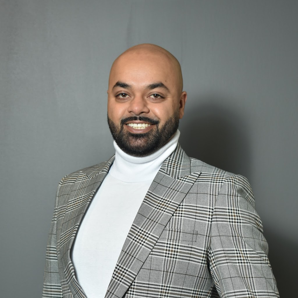 Realtor Gary Rajput | 2185 Debra Dr, London, ON N6P 0E5, Canada | Phone: (519) 200-7450