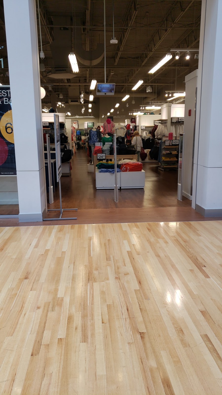 Gap Factory | 5000 CANOE PASS WAY CRU-521, Tsawwassen, BC V4M 4G9, Canada | Phone: (604) 948-0647