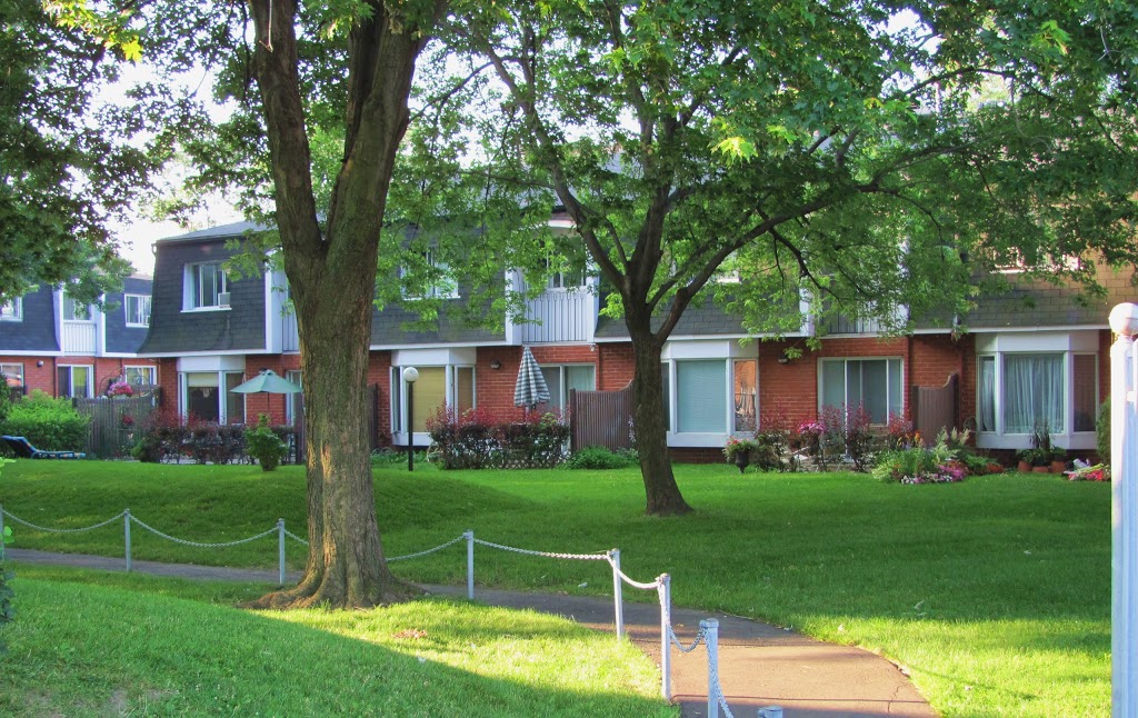 Lakeshore Villas - Fairway Management Ltd | 1270 Chemin Herron, Dorval, QC H9S 1B5, Canada | Phone: (514) 631-5066
