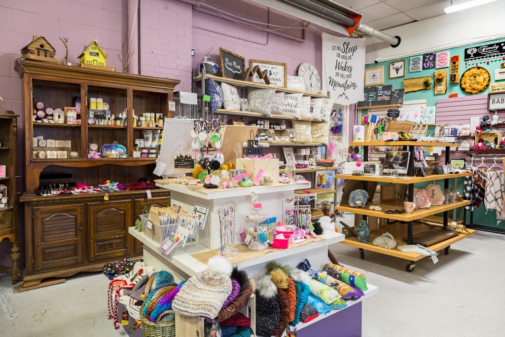 Simply Rustic | 626 Talbot St, St Thomas, ON N5P 1E3, Canada | Phone: (519) 207-7000
