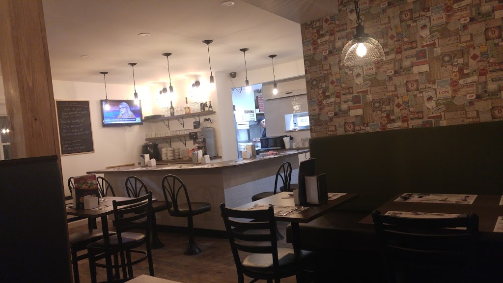Restaurant Denis de la Jungle | 804 Rte Du Président Kennedy, Pintendre, QC G6C 1A2, Canada | Phone: (418) 835-9027