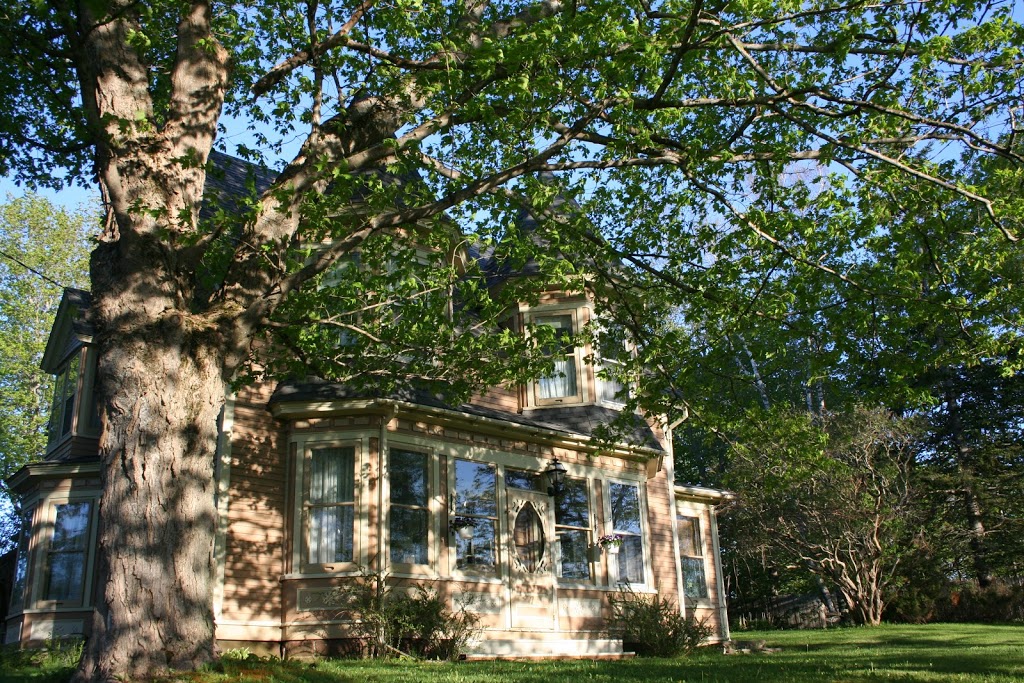 Sackville Bed and Breakfast | 7 Main St, Sackville, NB E4L 4A4, Canada | Phone: (506) 536-0101