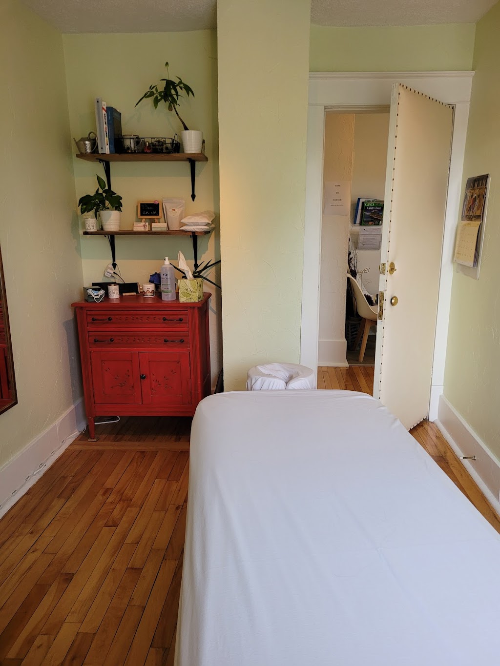 Jennifer Sanscartier Massothérapeute - Massage Therapist | 239 Rue Queen, Sherbrooke, QC J1M 1K5, Canada | Phone: (819) 588-1576