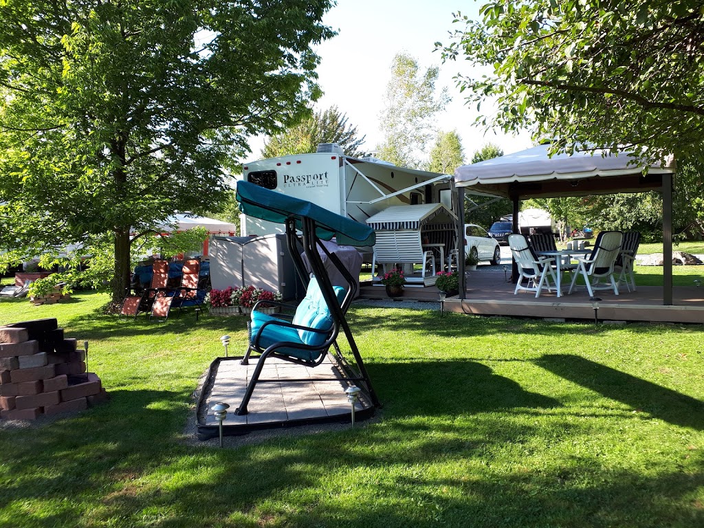 Domaine Des Cantons Inc | 315 QC-112, Saint-Étienne-de-Bolton, QC J0E 2E0, Canada | Phone: (450) 297-2444