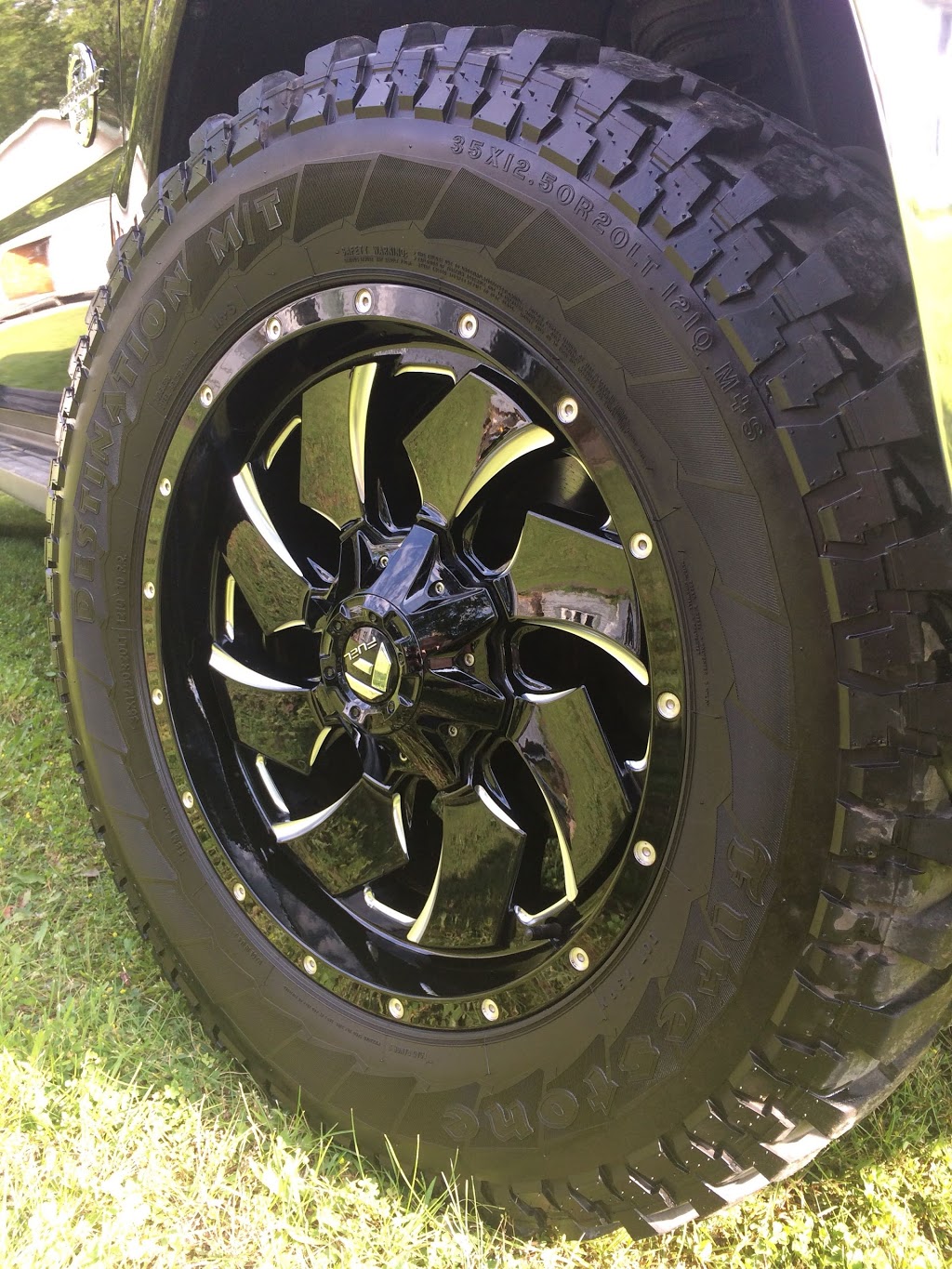 Slick Wheels Detail & Accessories | 3355 Hampshire Mills Line, Severn, ON L3V 0Y5, Canada | Phone: (705) 345-9083