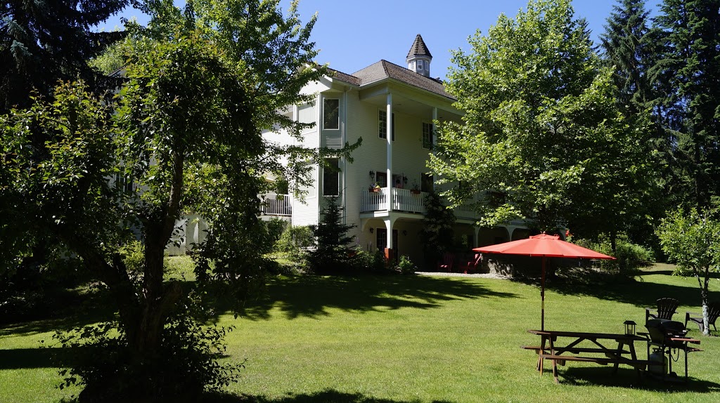 The Inn at the Ninth Hole | 5091 20 Ave SE, Salmon Arm, BC V1E 1X6, Canada | Phone: (800) 221-5955