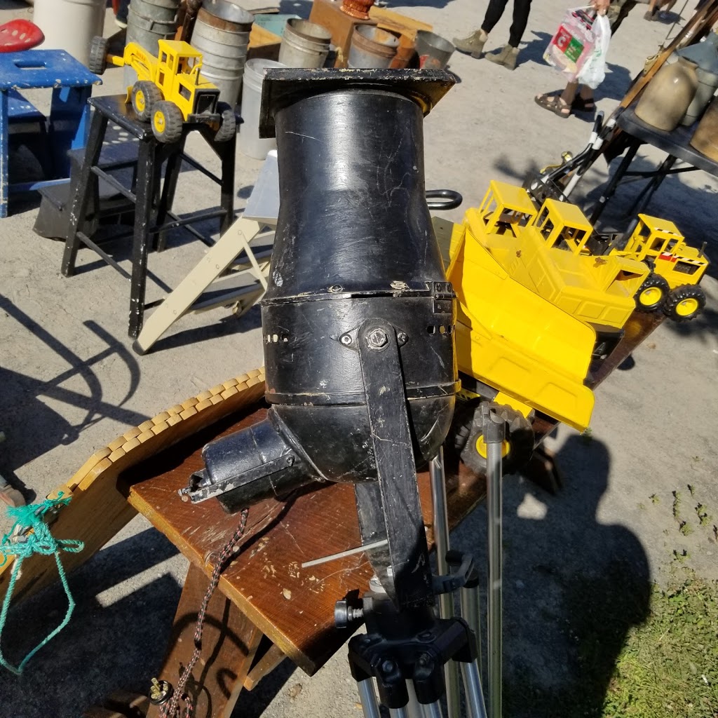 Flea market | 20 Rue Champlain, Lachute, QC J8H 3R8, Canada | Phone: (450) 562-2939