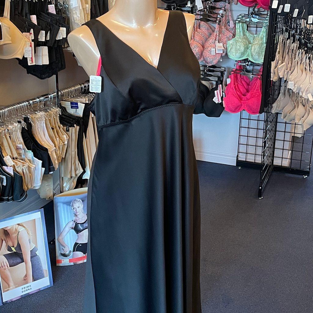 Gretas Flair Lingerie | 252 Ottawa St N, Hamilton, ON L8H 3Z7, Canada | Phone: (905) 545-9124