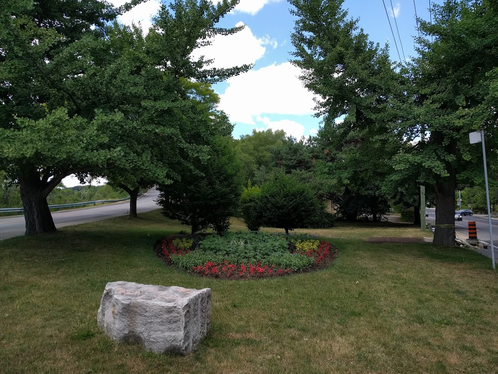 Riverside Drive Parkette | 4A8, S Kingsway, Toronto, ON M6S 4A8, Canada