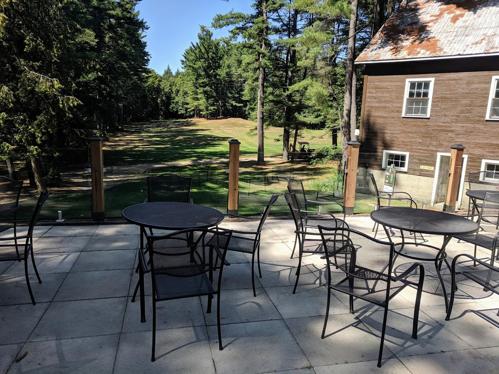 Pine Lodge | 6 Chemin de Pine Lodge, Bristol, QC J0X 1G0, Canada | Phone: (819) 647-2805