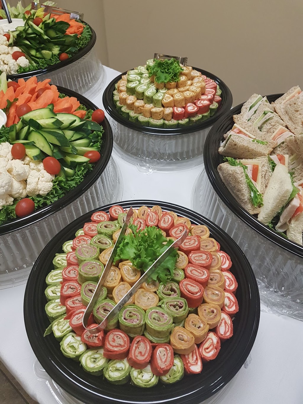 Deli City Cafe & Catering | 1889 Springfield Rd #111, Kelowna, BC V1Y 5V5, Canada | Phone: (250) 860-8880