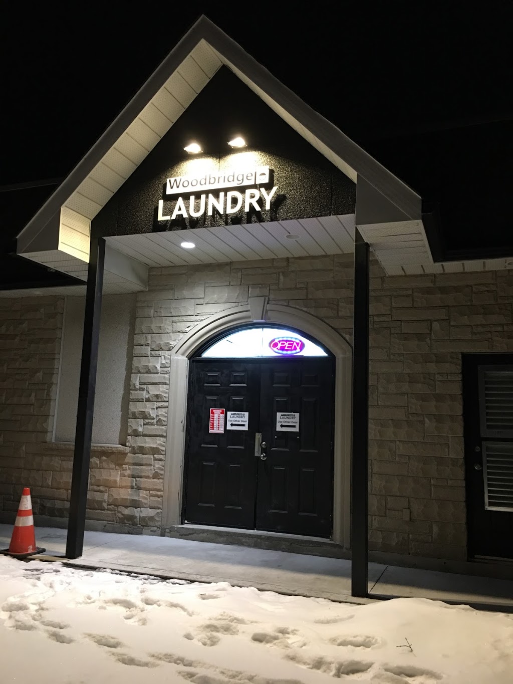 Woodbridge Coin Laundry | 7944 Kipling Ave, Woodbridge, ON L4L 1Z5, Canada | Phone: (647) 551-2646