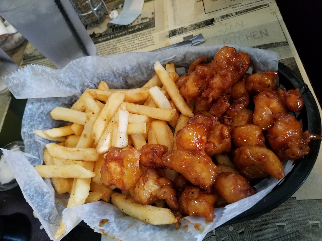 Moms Country Kitchen | 81057 Main St, Memphis, MI 48041, USA | Phone: (810) 392-2210