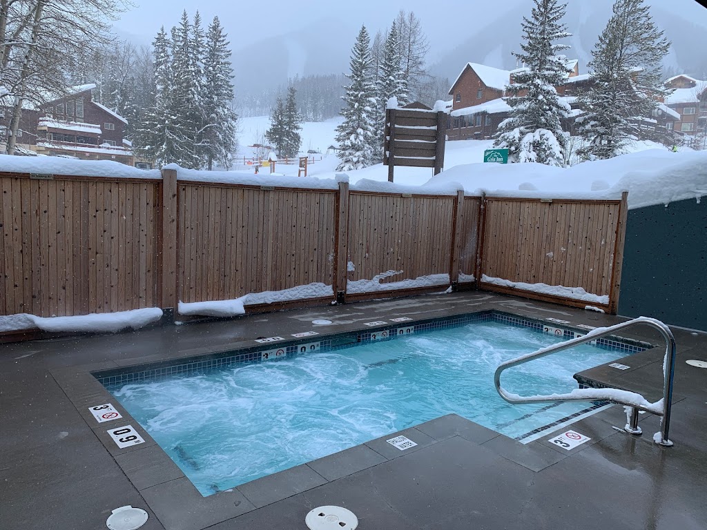 Griz Inn RMC Rentals | 5369 Fernie Ski Hill Rd, Fernie, BC V0B 1M6, Canada | Phone: (250) 423-9221