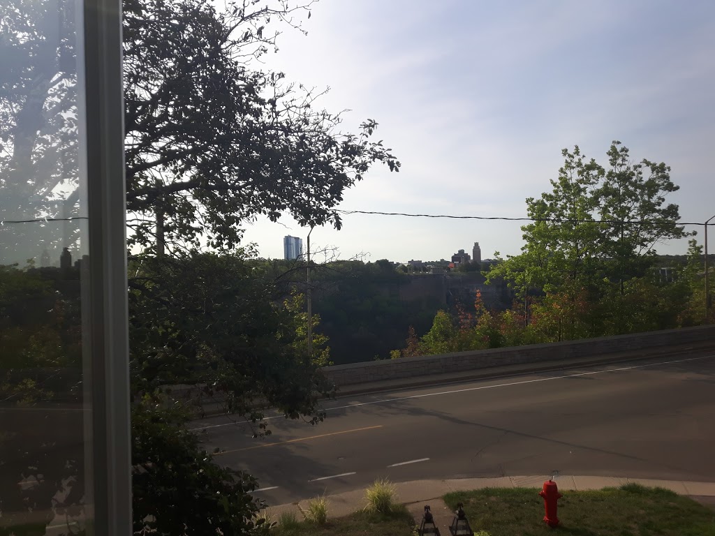 Rivers Edge Bed & Breakfast | 5171 River Rd, Niagara Falls, ON L2E 3G8, Canada | Phone: (905) 341-7977